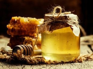 Как пчелы делают мед
